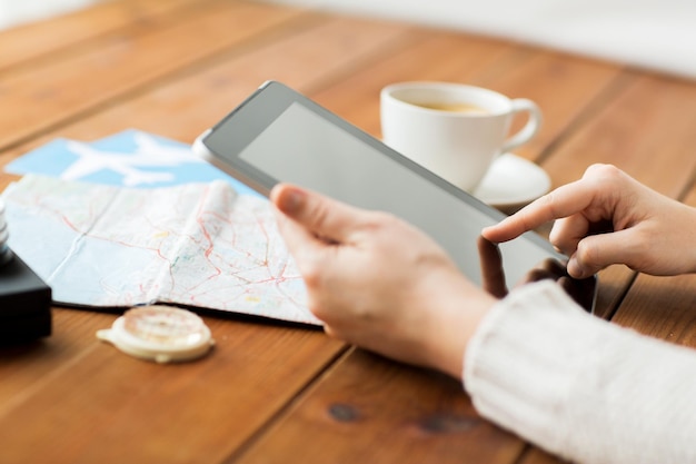 Nawigacja GPS tablet mapa planowanie trasy