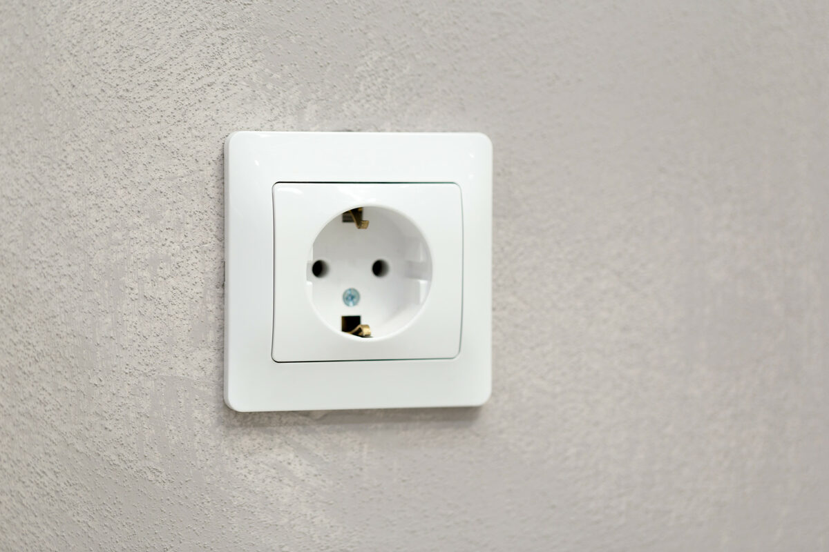 Ładowarka 230V do LiFePO4: mój test na słupku 6 A