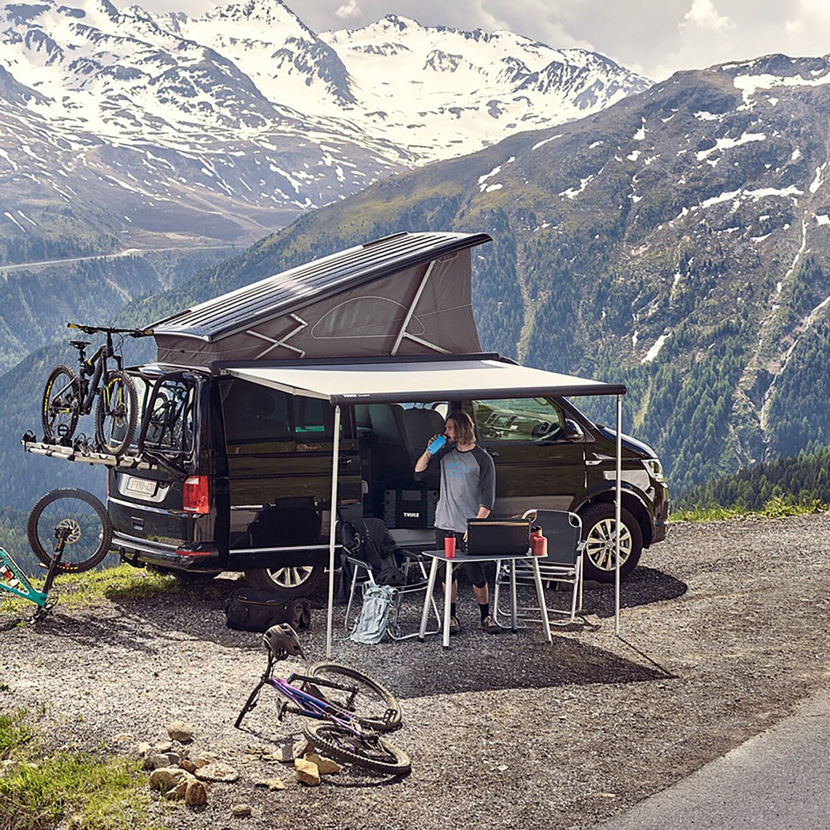 Thule Omnistor 6300 z silnikiem 4,20 m – markiza dla wygodnych