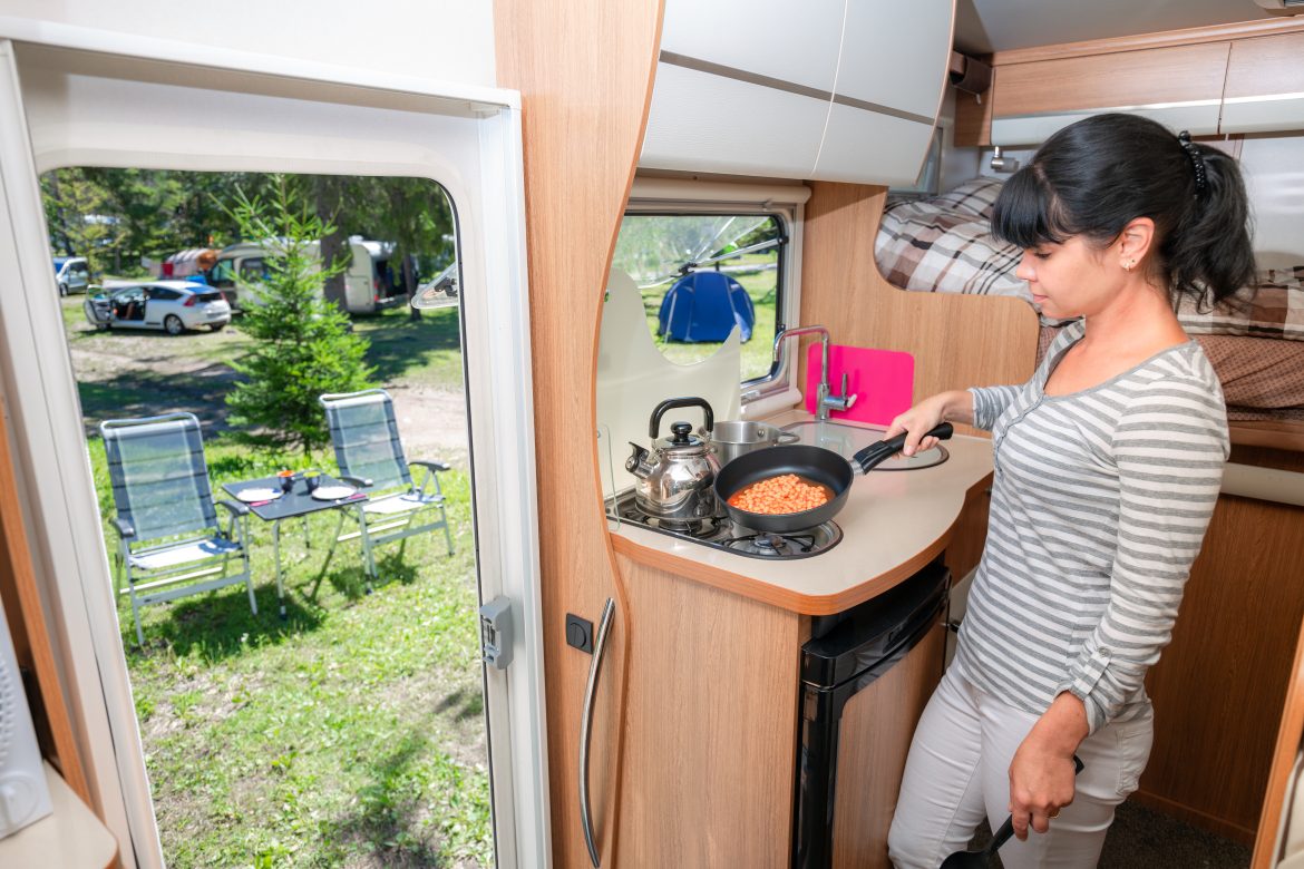 Kamper i przyczepa zimą? Jasne, że tak!