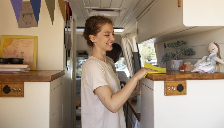 Lodówka kompresorowa i absorpcyjna do kampera