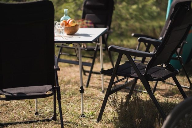 Składany stół i krzesła kempingowe piknik