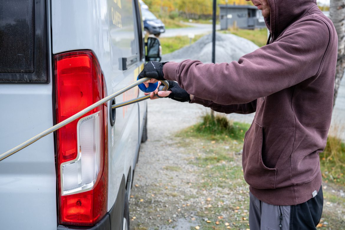 Kempingi nad morzem w Polsce – przewodnik kamperowicza
