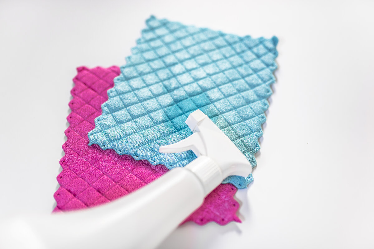 Czyszczenie tapicerki w kamperze odkurzaczem