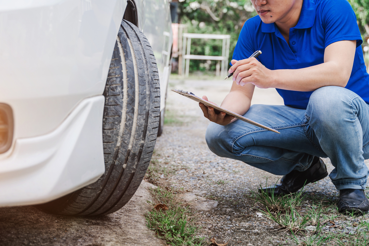 Kontrola stanu opon i ciśnienia w kamperze przed sezonem