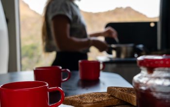 Kawa i herbata w kamperze - sposoby parzenia w trasie