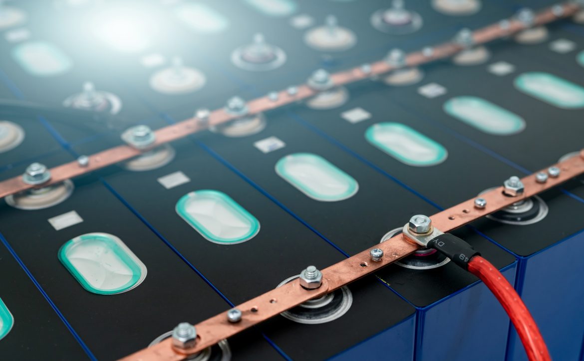 Konfiguracja BMS w akumulatorze litowym kampera – parametry i monitoring