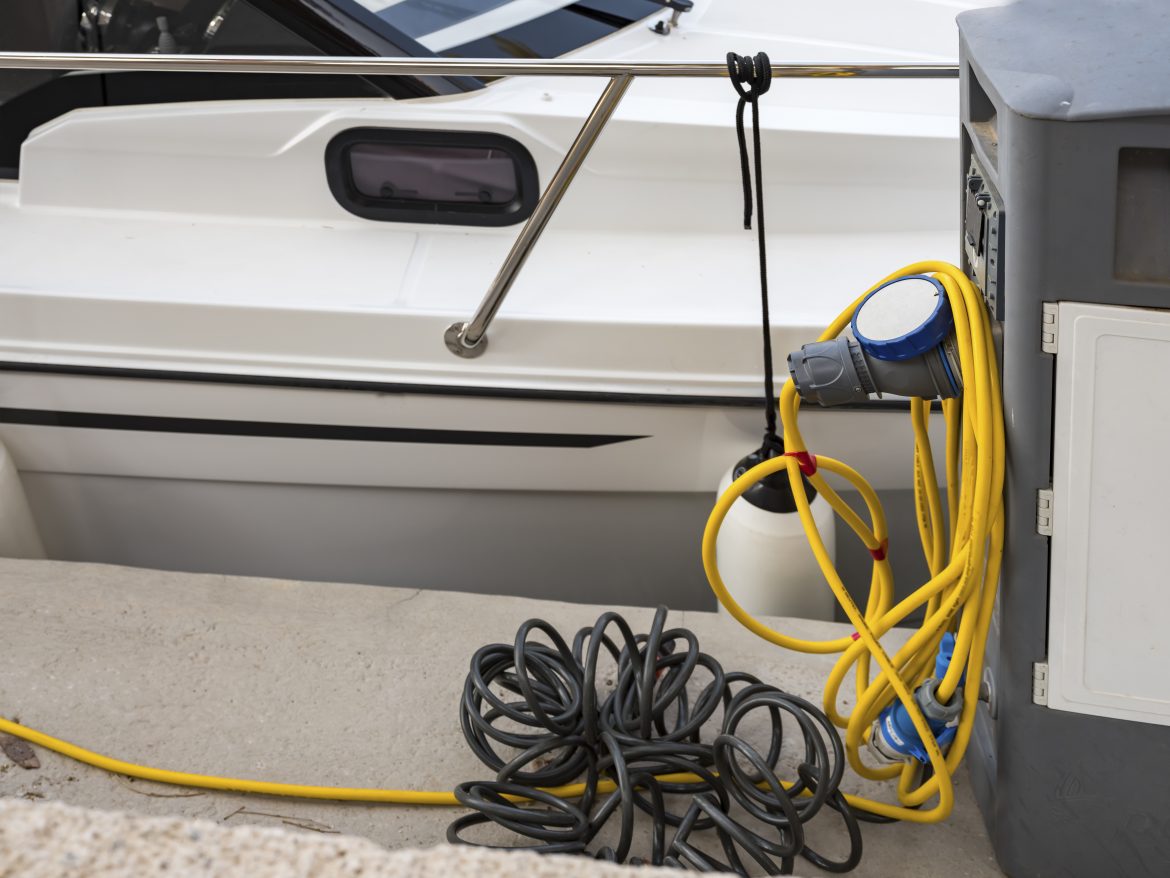 System 12V vs 24V w kamperze – kiedy warto zmienić napięcie