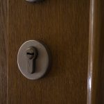 Zamki Heosafe i alarm Thitronik zamontowane w drzwiach kampera Fiat Ducato